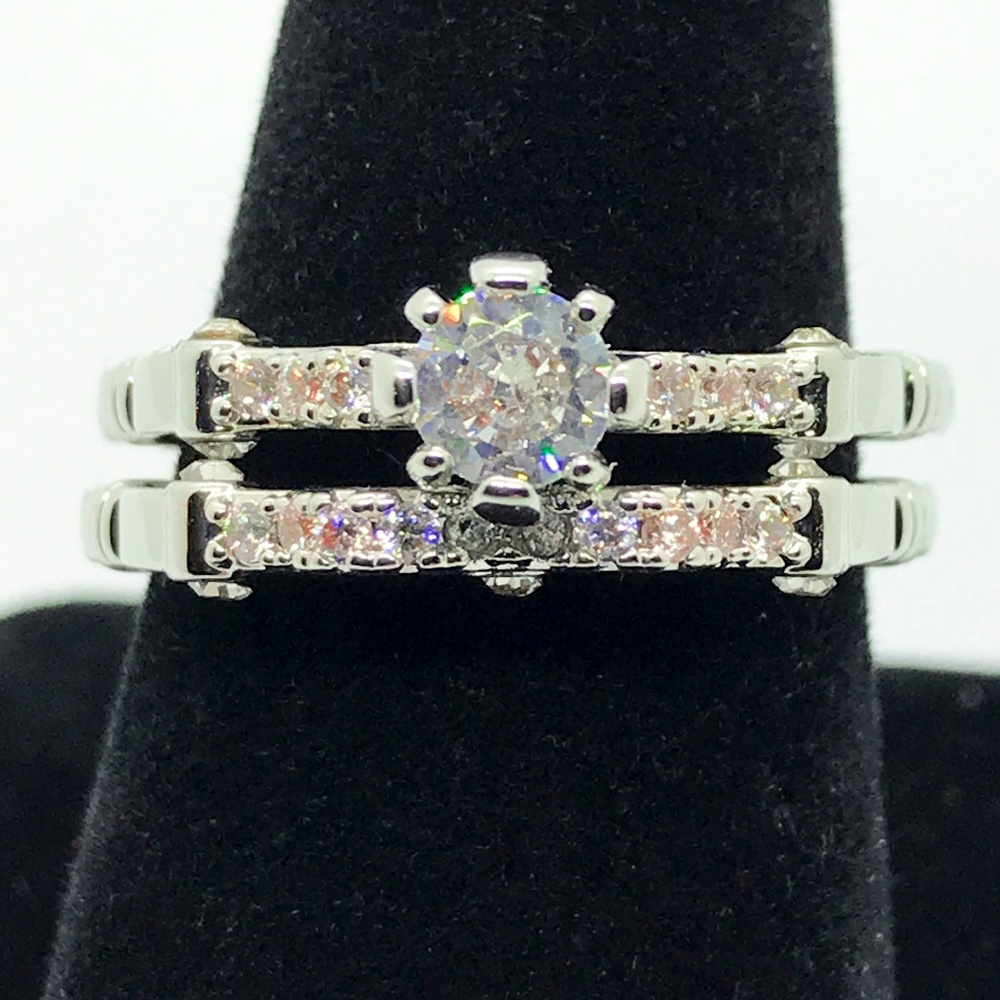 Lovely White Sapphire Ring Set w/ Gift Box
